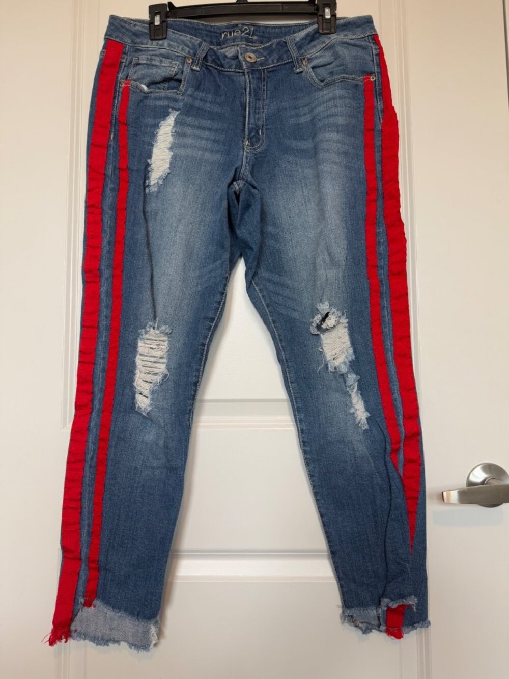 Rue21 Distressed Denim Jeans Red Side Stripes Size 16 Mid Rise Ankle Skinny